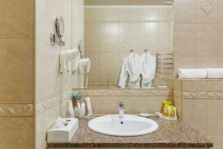 Гостиница Кремлёвский Суздаль ЛЮКС ДВУХКОМНАТНЫЙ 10-5