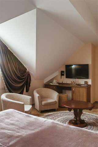 Гостиница Кремлёвский Суздаль КОМФОРТ SUPERIOR МАНСАРДА 14-1