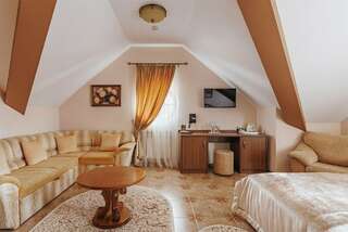 Гостиница Кремлёвский Суздаль КОМФОРТ SUPERIOR МАНСАРДА 15-1